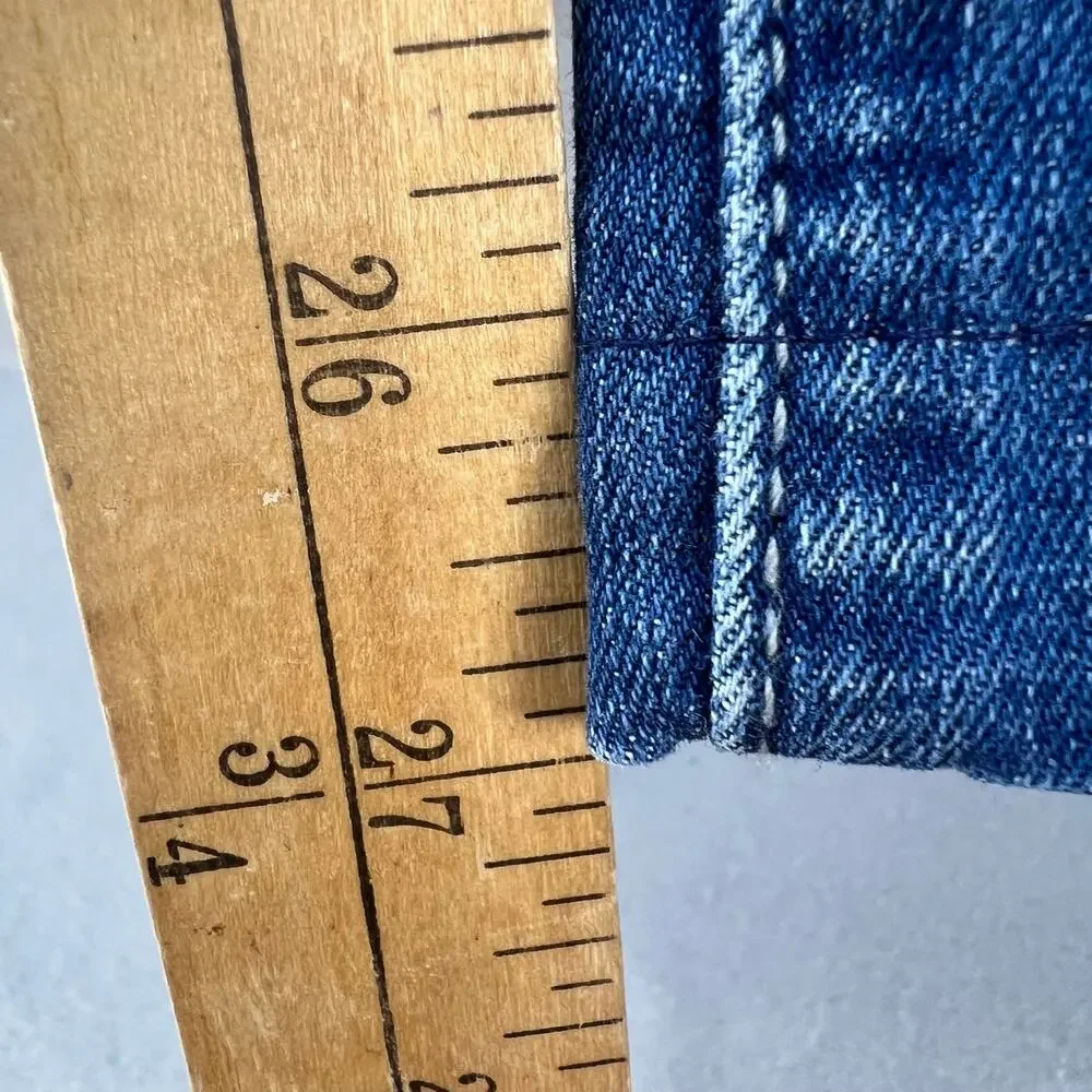 Levi's Jeans Women's 16 Blue Classic Mid Rise Skinny Preppy Normcore Mom Jeans - Picture 13 of 14